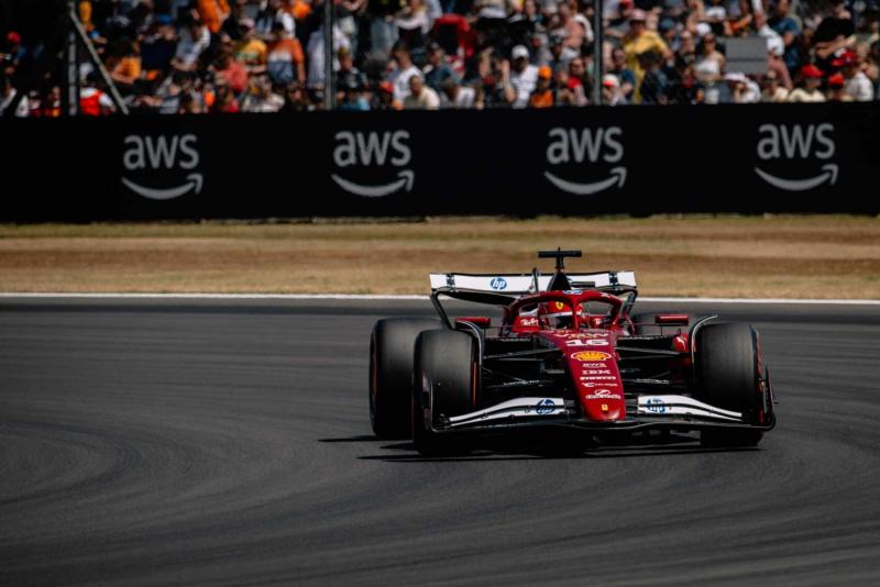 Hamilton a 11. helyen zárta az időmérő edzést, de a Ferrari még így is kiemelkedően teljesít Silverstone-ban.