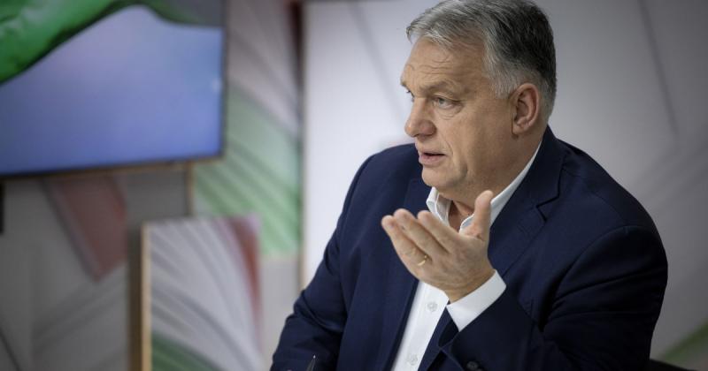 Hamarosan elérkezik az idő, amikor Orbán Viktor színpadra lép, és évértékelő interjú keretében osztja meg gondolatait. A miniszterelnök várhatóan részletesen beszámol az elmúlt év eseményeiről és a jövőbeli tervekről.