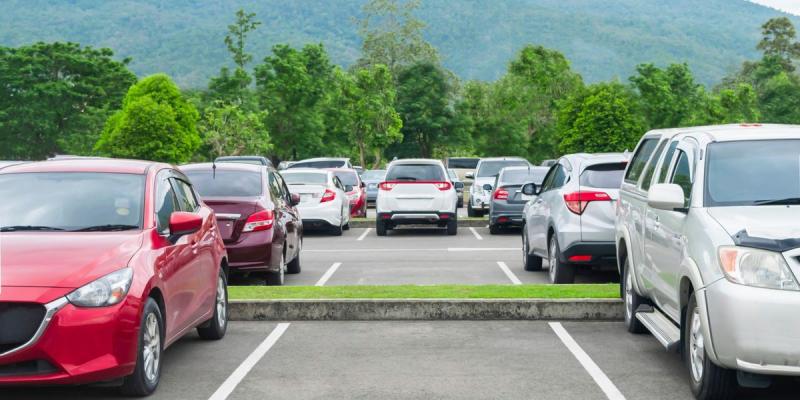 Járatod a motort álló helyzetben? Néhány helyen ezt nem nézik jó szemmel, és büntethetik érte.