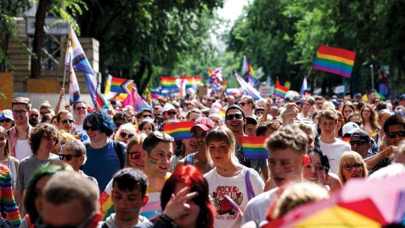 Ungváry Zsolt: Nagyköveti kettős mérce - Ki áll a kisebbségek démonizálása mögött?

Ungváry Zsolt írása a nagyköveti kettős mérce kérdésével foglalkozik, amely a kisebbségek megítélésében és kezelésében jelentkező ellentmondásos hozzáállásokat tárgyalja. 