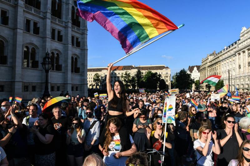 A gyülekezési törvény keretein belül fogja megvizsgálni a Budapesti Rendőr-főkapitányság a Pride eseményének bejelentését, míg a fővárosi vezetés álláspontja szerint ez a lépés jogszerűtlen.