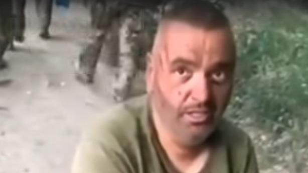 Sebestyén József szívszorító részletességgel tárta elénk, milyen brutális kegyetlenséggel bántak az ukrán tisztekkel a kiképzőtábor falai között. A vasdorongokkal végrehajtott támadás megrázó képeket festett, amelyek a fizikai erőszak és a hatalommal való