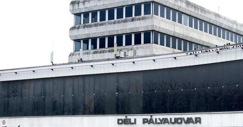 Egy InterCity vonat lángra kapott a Balaton partján – várhatóan késésekre lehet számítani.