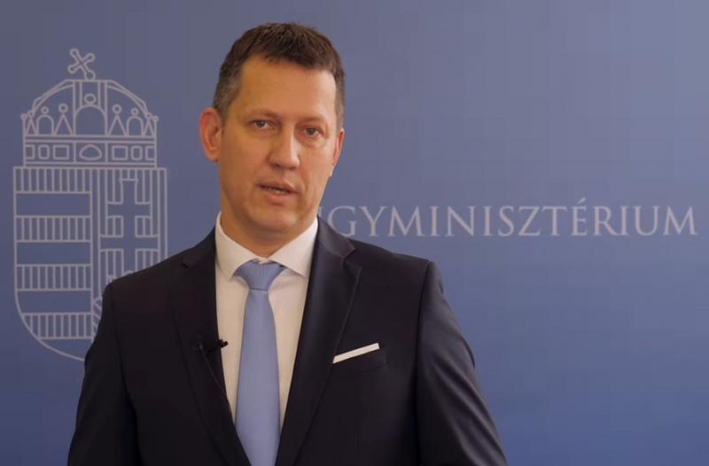 Fülöp Attila: A Szent Anna a nevelőszülőkért és a Szent Kristóf a gyermekekért díjakra várják a jelöléseket.