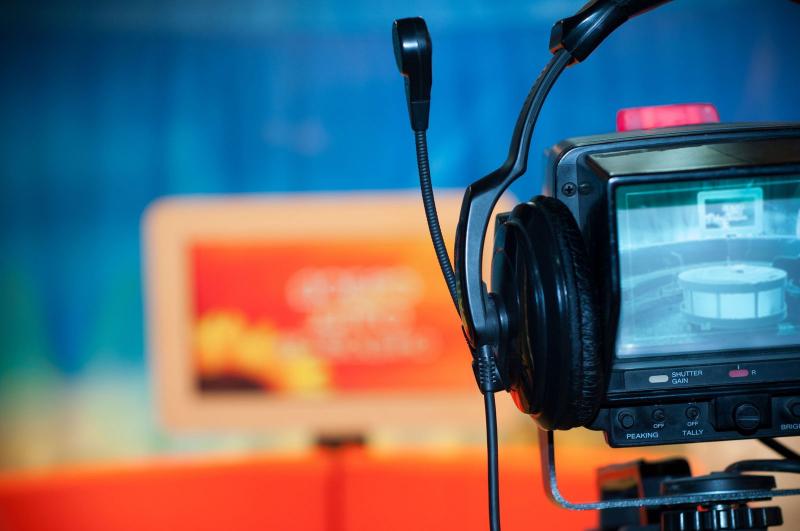 A román televízió élő adásában olyan különleges magyar kifejezés csendült fel, amely valóban páratlan eseménynek számít a tévétörténet annáliájában.